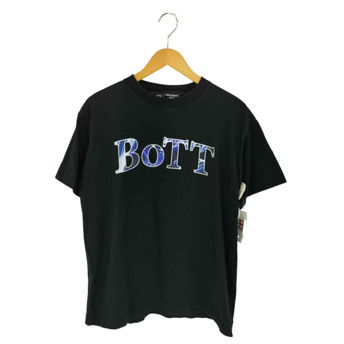 ボット BOTT × MEGURU YAMAGUCHI OG Logo S/S Tee オリジナルロゴ グラフィックプリント クルーネック半袖Tシャツ カットソー メンズ  M
